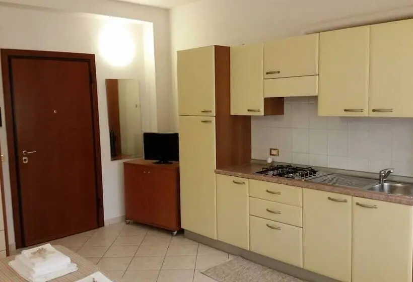 استودیوی سوپریور, Residence Special