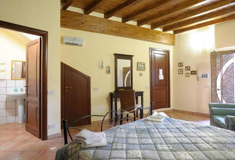 标准三人间, Affittacamere La Cartiera