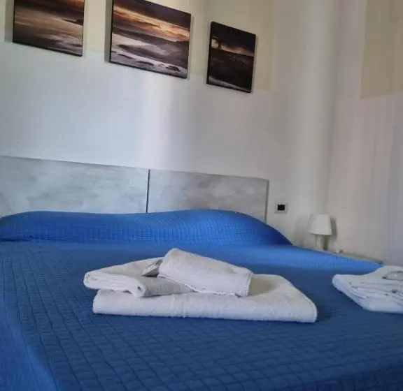 اتاق راحتی سه تخته, My Room Roma