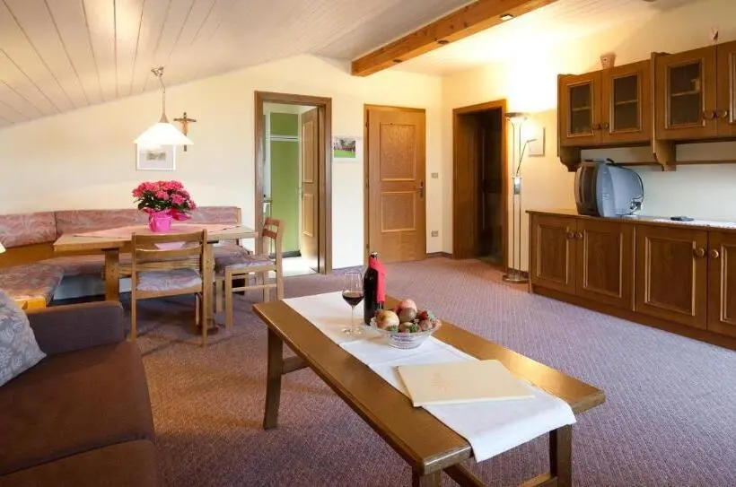 １ベッドルームアパートメント, & Appartement Valtnaungut
