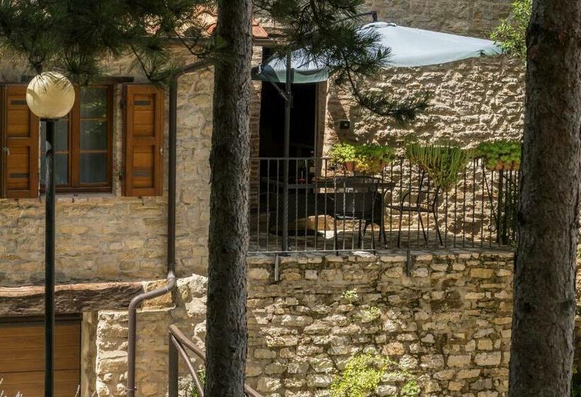 Полулюкс, Agriturismo Monte Acuto