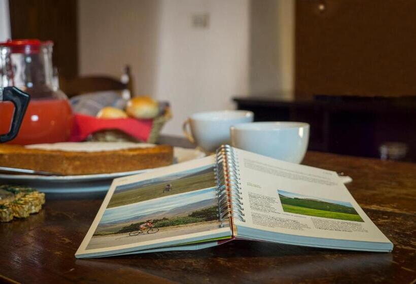 Полулюкс, Agriturismo Monte Acuto