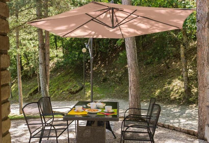 Полулюкс, Agriturismo Monte Acuto