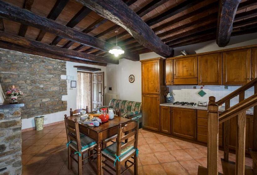 Полулюкс, Agriturismo Monte Acuto