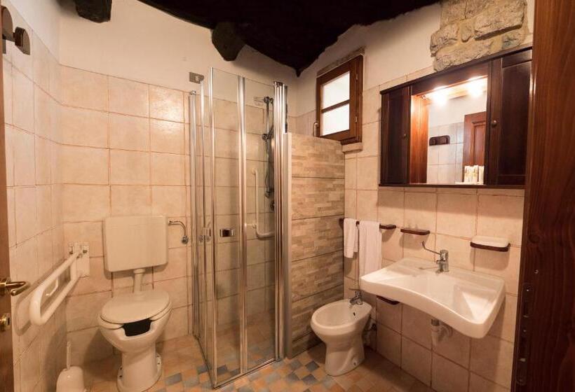 Полулюкс, Agriturismo Monte Acuto