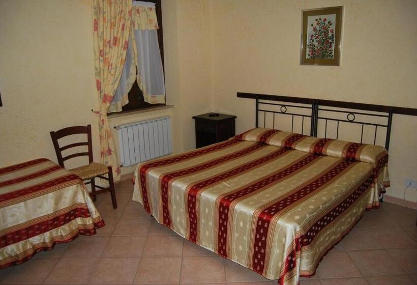 اتاق استاندارد سه تخته با چشم‌انداز باغ, Agriturismo Torre Cristina