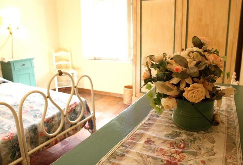 דירת שלושה חדרים, Fattoria Di Camporomano