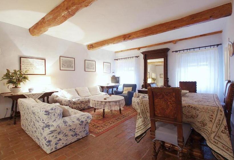 דירת שלושה חדרים, Fattoria Di Camporomano