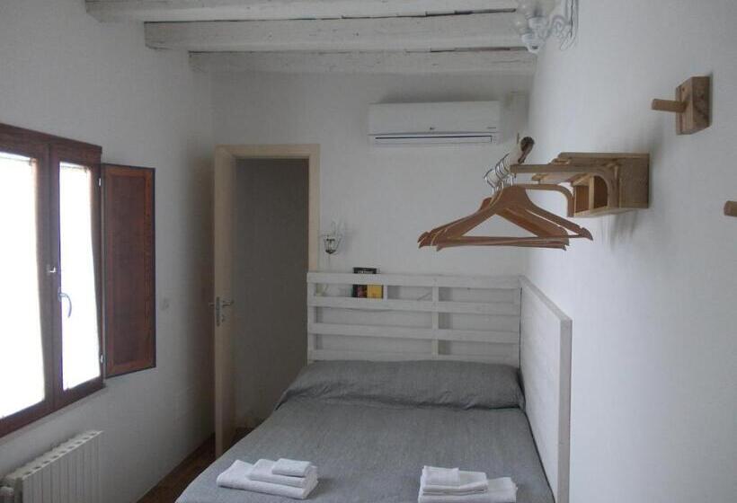 Quarto Estandar, 4 Camere A Trani