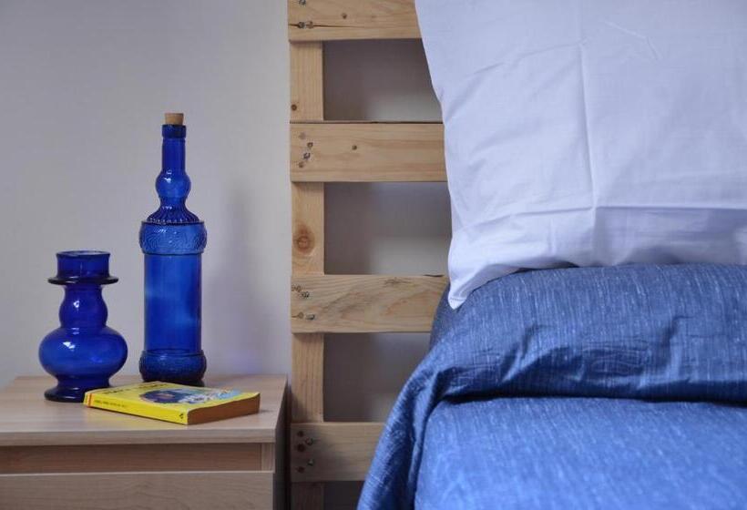 Quarto Estandar, 4 Camere A Trani