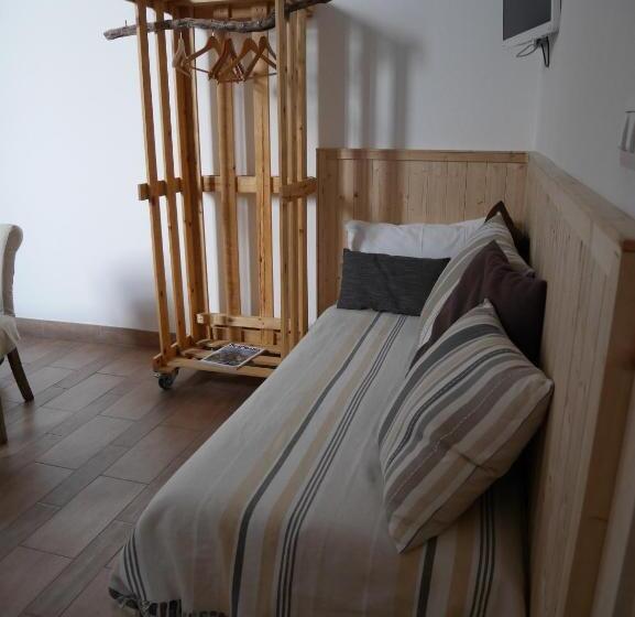 Pokój Czteroosobowy Standard, 4 Camere A Trani