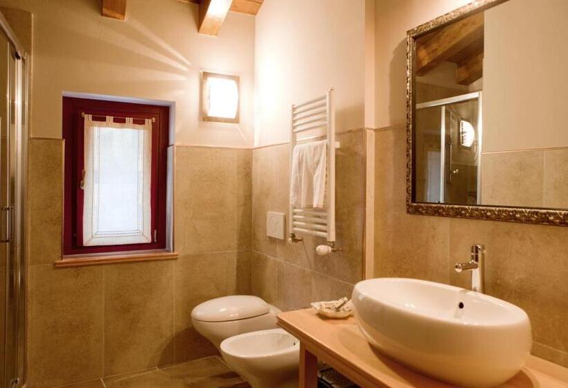 سوییت با چشم‌انداز کوه, A  La Table Du Sommelier Chambres D Hôtes & Restaurant