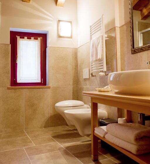 سوییت با چشم‌انداز کوه, A  La Table Du Sommelier Chambres D Hôtes & Restaurant