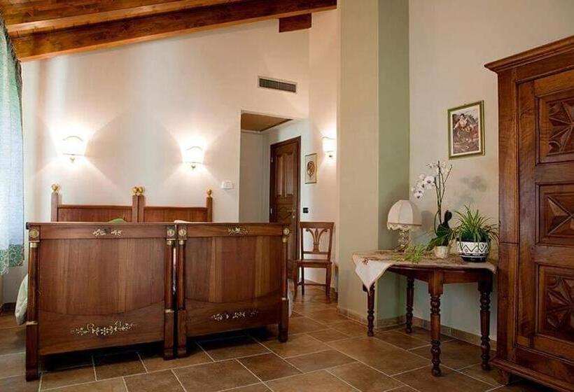 غرفة قياسية ثلاثية, A  La Table Du Sommelier Chambres D Hôtes & Restaurant