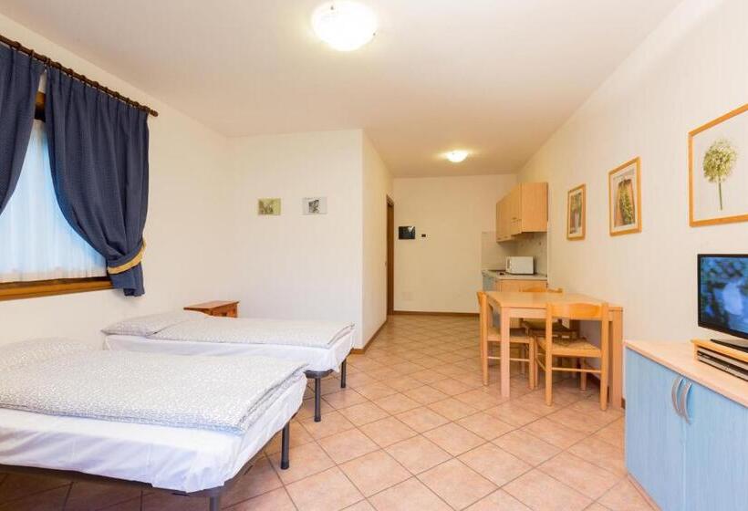 スタンダードスタジオ, Bait Del Pont