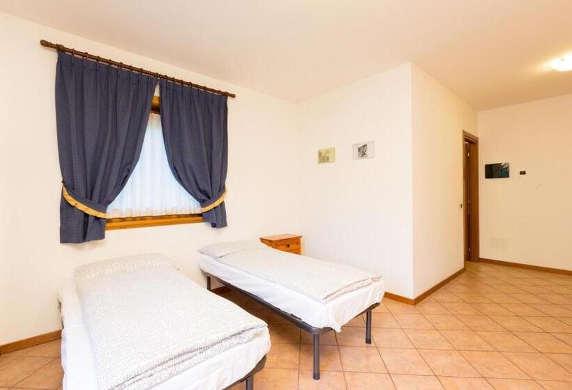 スタンダードスタジオ, Bait Del Pont