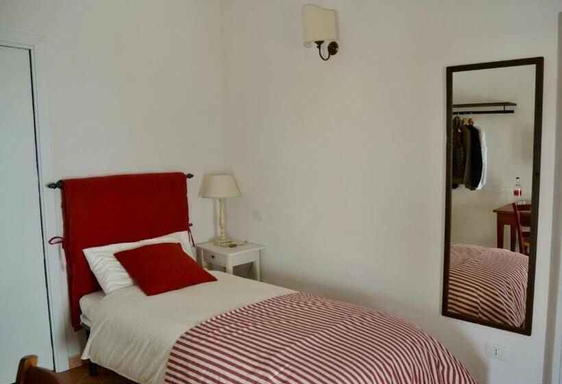 חדר סטנדרט יחיד מותאם לאדם עם מוגבלויות, Vitabella Toscana