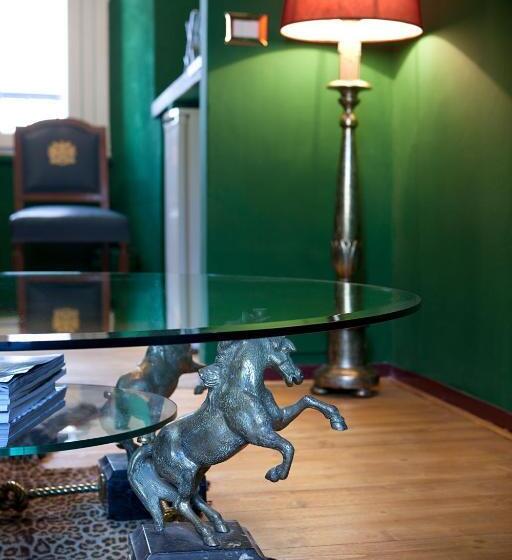 سوئیت جونیور با تراس, Repubblica Di Oz Rooms