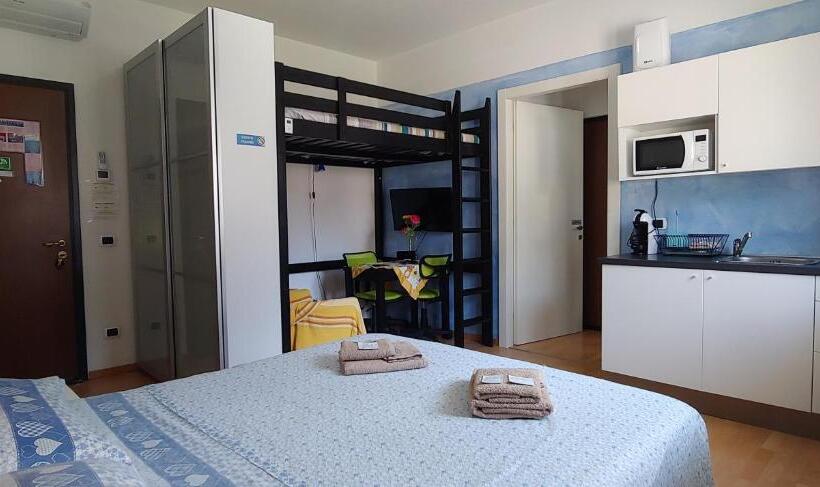 Студия Deluxe, Affittacamere Valchiavenna Foresteria In Tranquilla Villa Signorile Con Comodo Parcheggio Privato