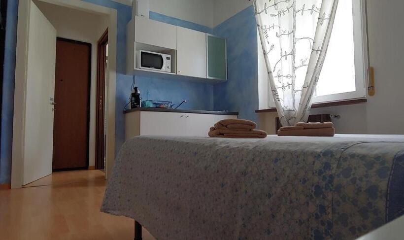 استودیوی لوکس, Affittacamere Valchiavenna Foresteria In Tranquilla Villa Signorile Con Comodo Parcheggio Privato