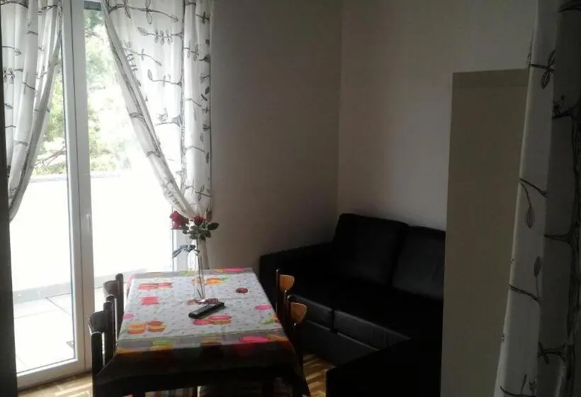Premium-studio, Affittacamere Valchiavenna Con Parcheggio Privato Sul Posto! Foresteria Lombarda Ad Apprezzata Ges
