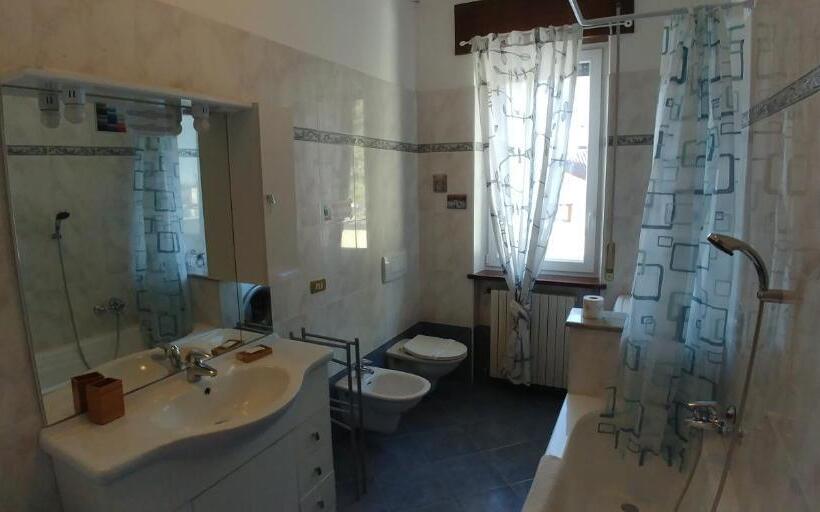 Студия Премиум, Affittacamere Valchiavenna Foresteria In Tranquilla Villa Signorile Con Comodo Parcheggio Privato