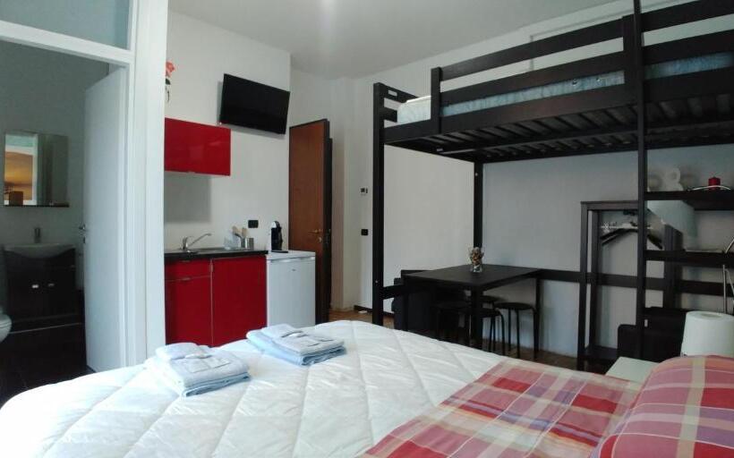 استودیوی پریمیوم, Affittacamere Valchiavenna Foresteria In Tranquilla Villa Signorile Con Comodo Parcheggio Privato