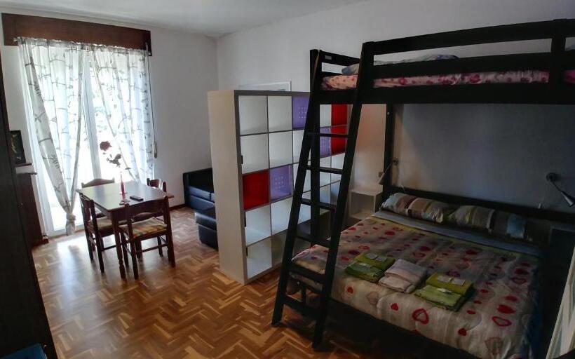 Студия Премиум, Affittacamere Valchiavenna Foresteria In Tranquilla Villa Signorile Con Comodo Parcheggio Privato