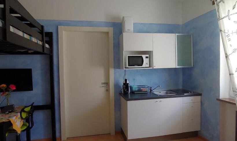 استودیوی لوکس, Affittacamere Valchiavenna Foresteria In Tranquilla Villa Signorile Con Comodo Parcheggio Privato