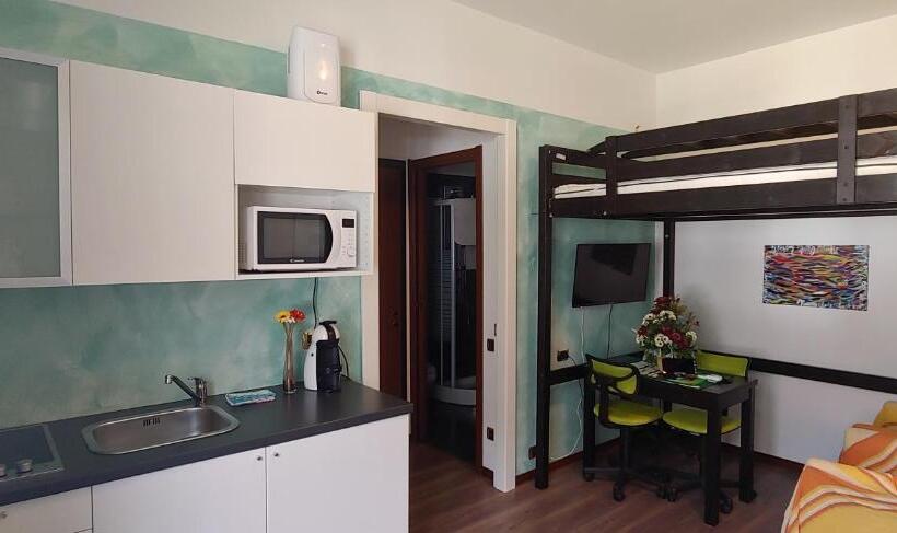 استودیوی لوکس, Affittacamere Valchiavenna Foresteria In Tranquilla Villa Signorile Con Comodo Parcheggio Privato