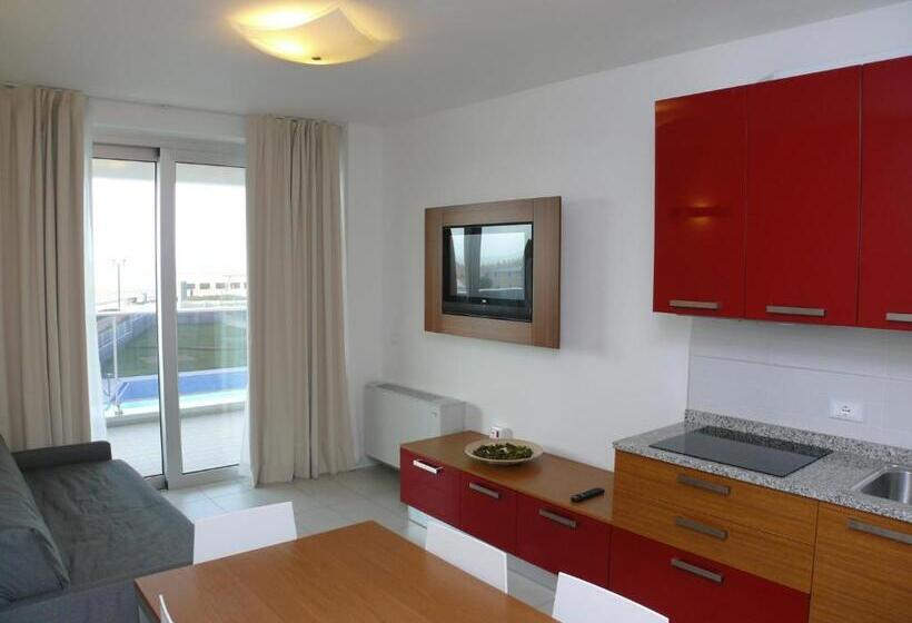 דירת דלוקס 2 חדרי שינה עם נוף לים, Residence Panorama Apart