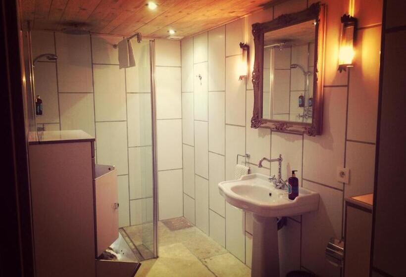 샬레, The Rhone Retreat