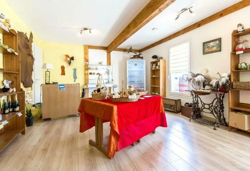 スタンダードルーム, Les Roulottes Gîtes De La Ferme De L Autruche Dromoise
