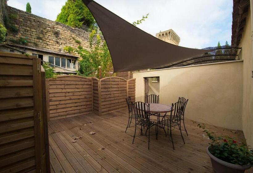 منزل غرفتين نوم, La Treille Et L'impasse