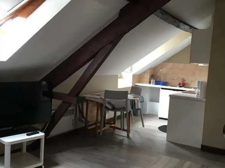 Standard-studio, La Villa Esponda