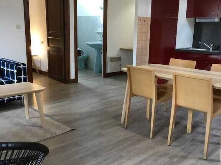 דירת חדר, La Villa Esponda