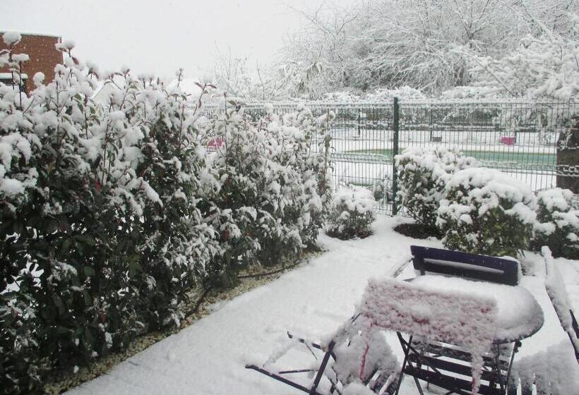 חדר סטנדרט נוף לבריכה, Les Abris Du Château