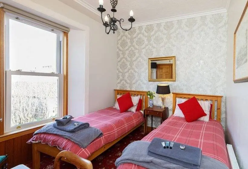 ガーデンビュースタンダードルーム, Castle Walk Bed & Breakfast
