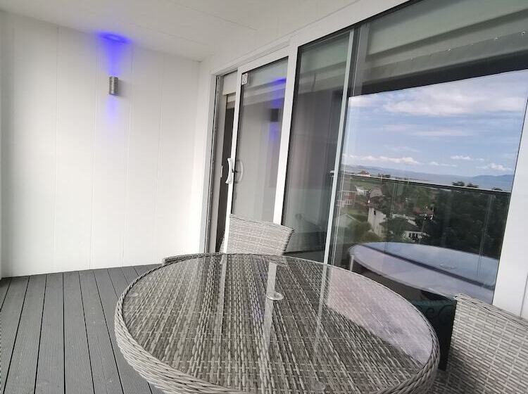 غرفة تنفيذية, Seamill House