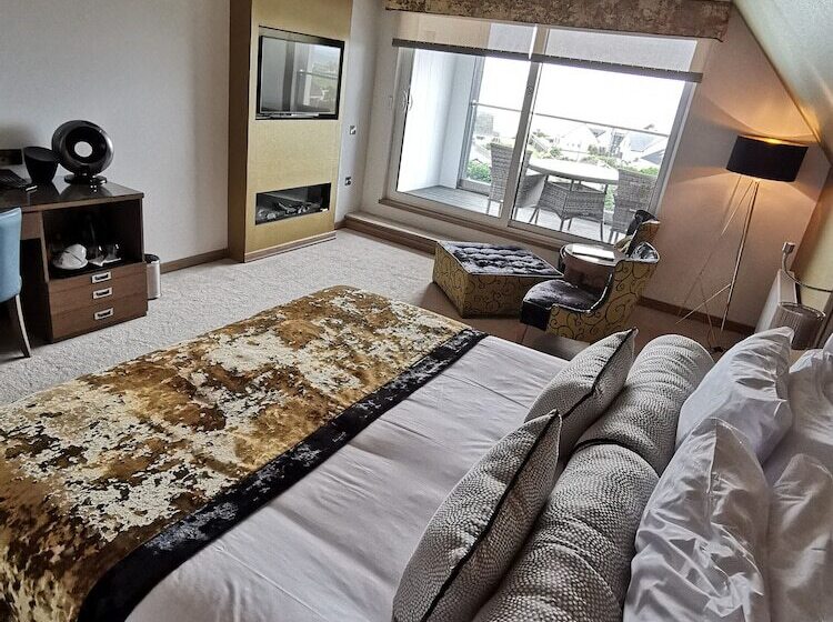 غرفة تنفيذية, Seamill House