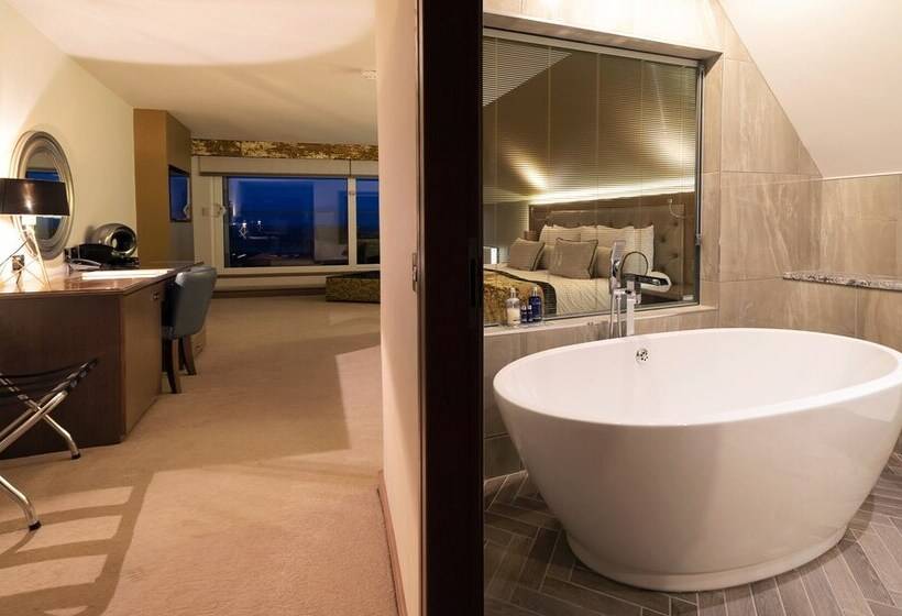 غرفة تنفيذية, Seamill House