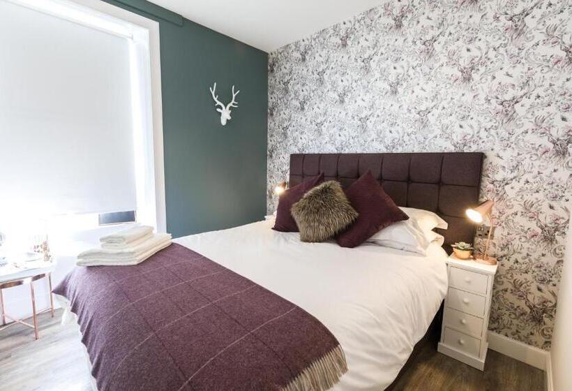 اتاق لوکس با تخت بزرگ, The Torfin