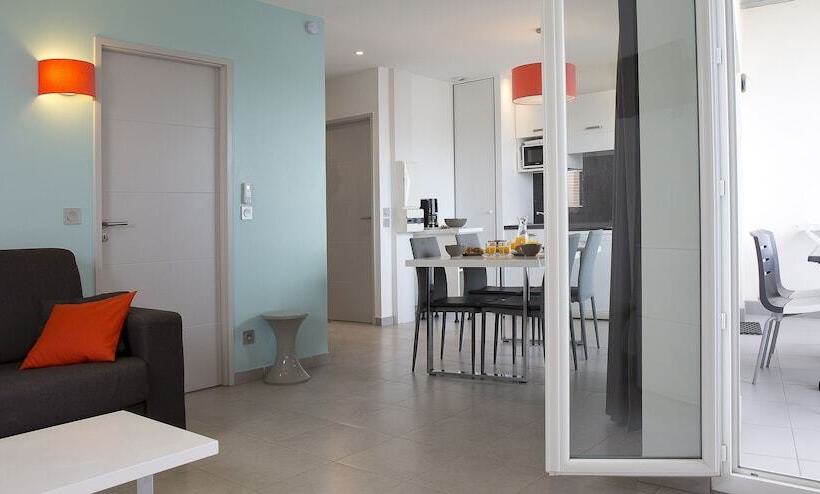 带有一个卧室和海景的高级公寓, Résidence Coté Mer