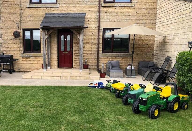 בית, חדר שינה 1, Moo Cow Cottage Self Catering