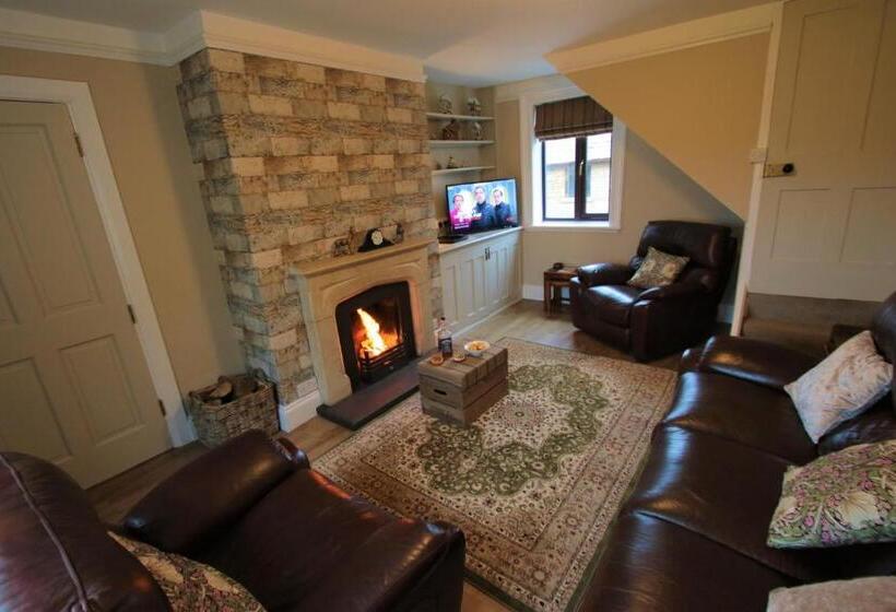 בית, חדר שינה 1, Moo Cow Cottage Self Catering