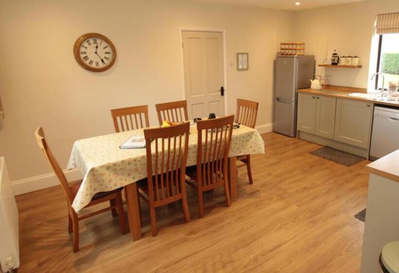 בית, חדר שינה 1, Moo Cow Cottage Self Catering