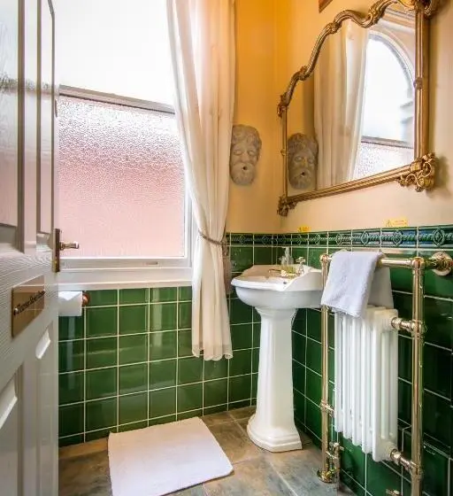 Standard room with outdoor bath, Creston Villa Guest House