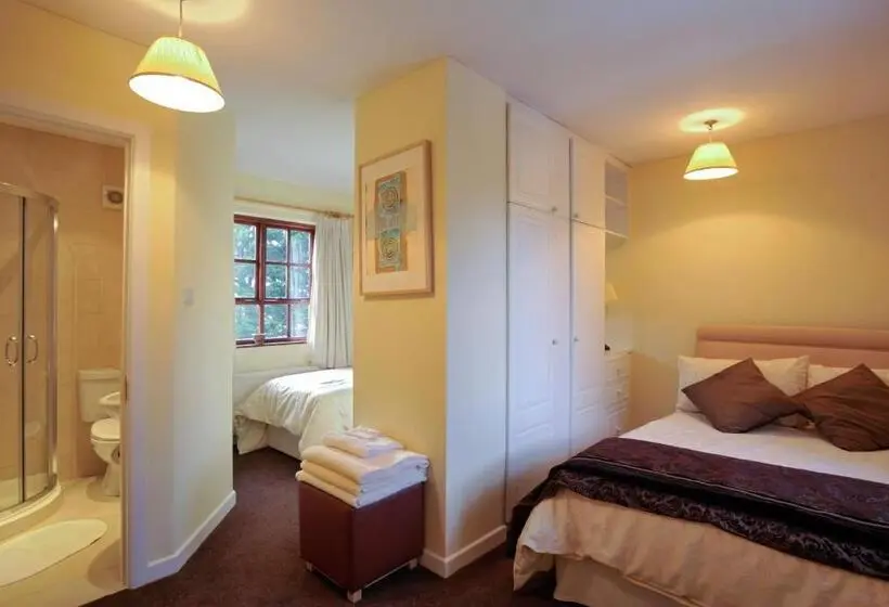ファミリールーム, Pinewood Lodge Guest House