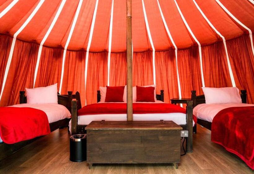 Standard Tent, Warwick Castle Hotel & Knight S Village