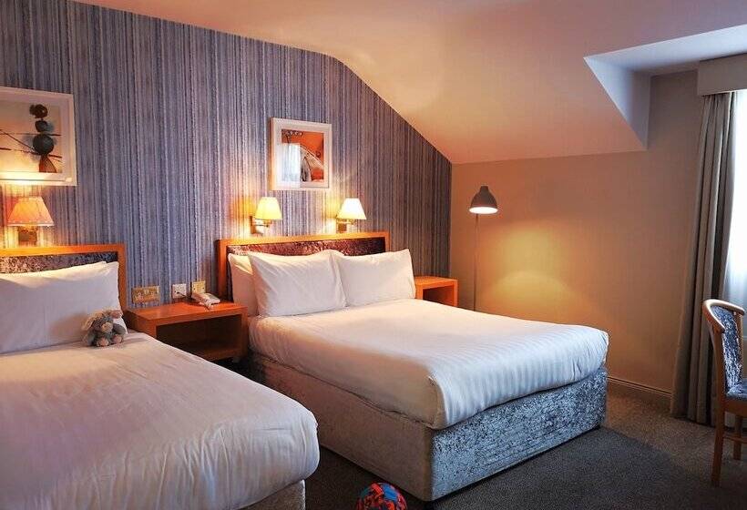 패밀리 룸, The Mellon Country Inn